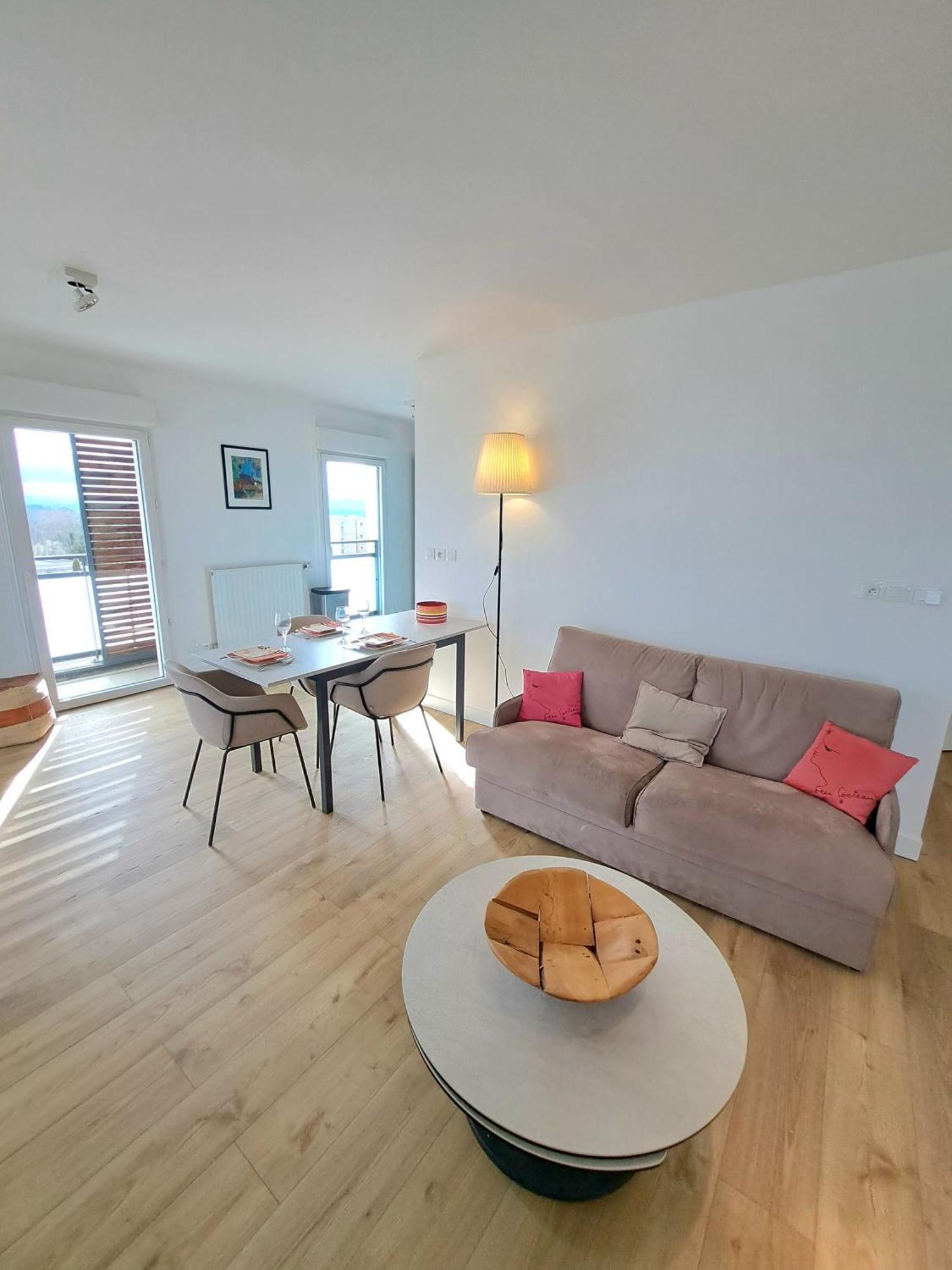 Appartement Cote Parc, Design Avec Terrasse